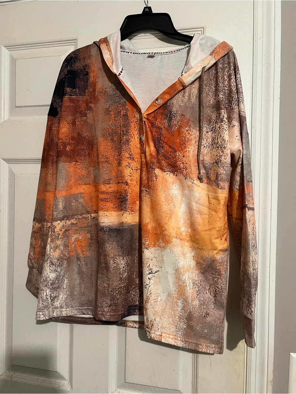 Abstract Wash Hooded Long-Sleeve Top in Rust and Brown
